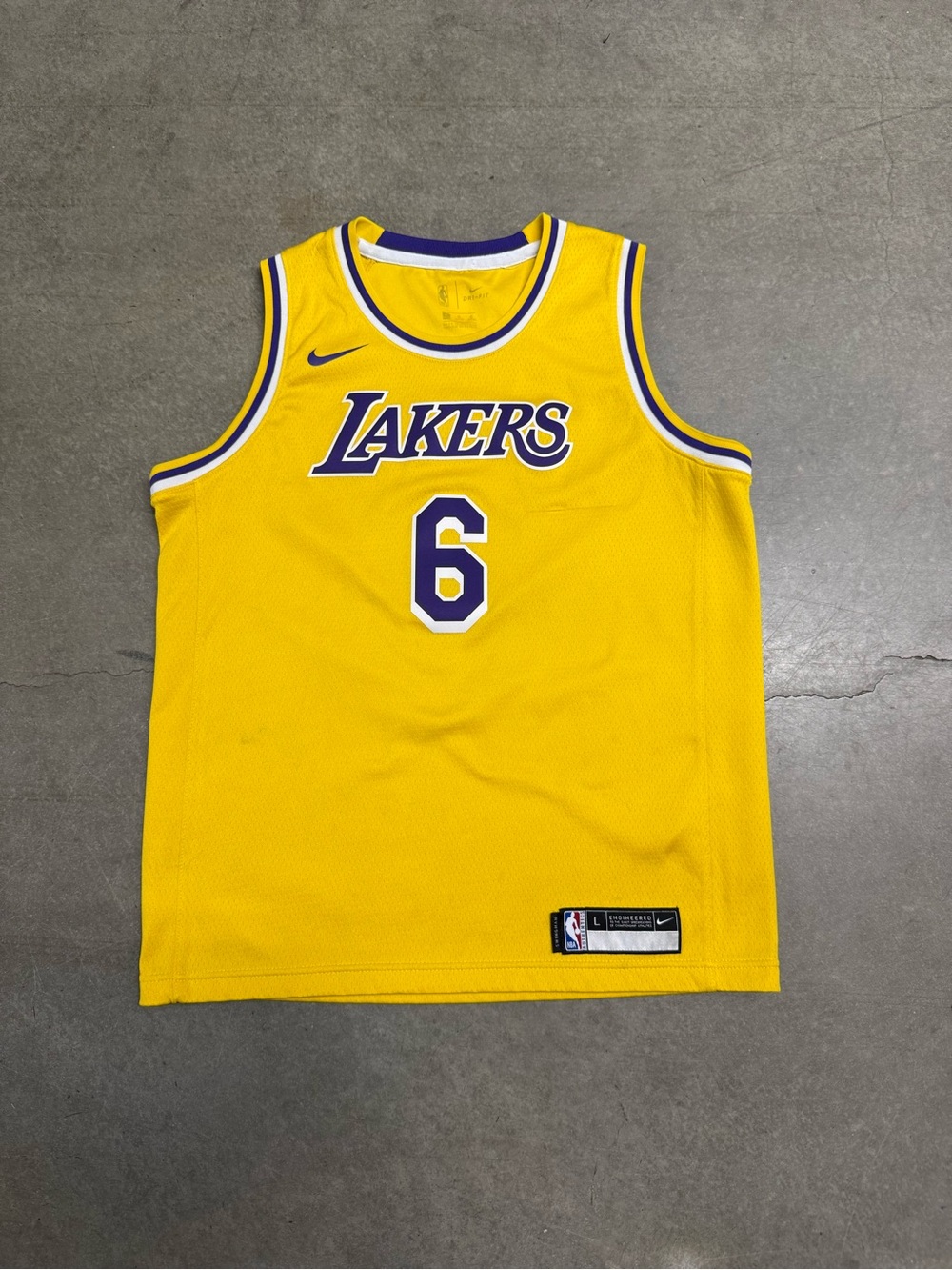Los Angeles Lakers LeBron James #6 Nike Youth Swingman NBA Jersey Large *READ*